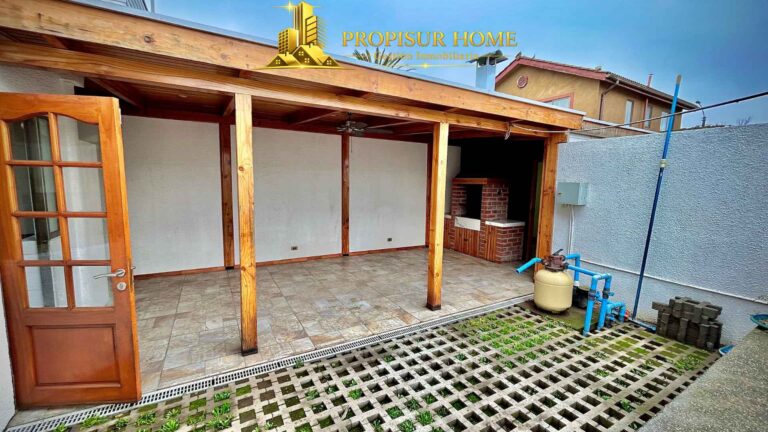 Terraza techada en casa Avenida Esmeralda Angol