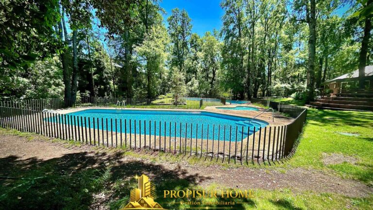 Piscina del condominio en Pucón